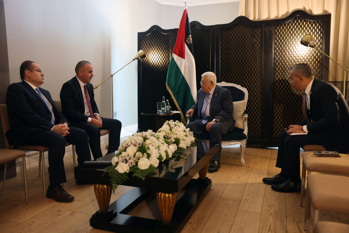 الرئيس يستقبل رئيس اتحاد الغرف التجارية الفلسطينية