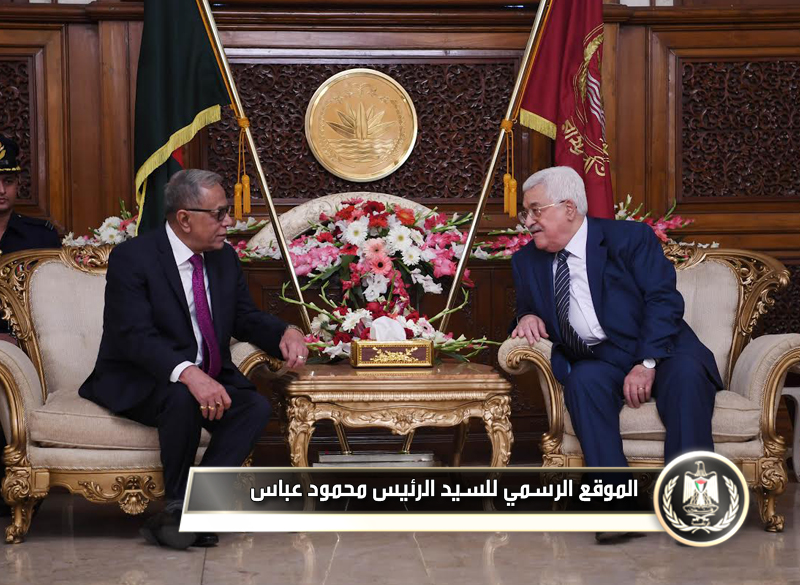  السيد الرئيس أثناء لقاء الرئيس 
البنغالي محمد عبد الحميد.
