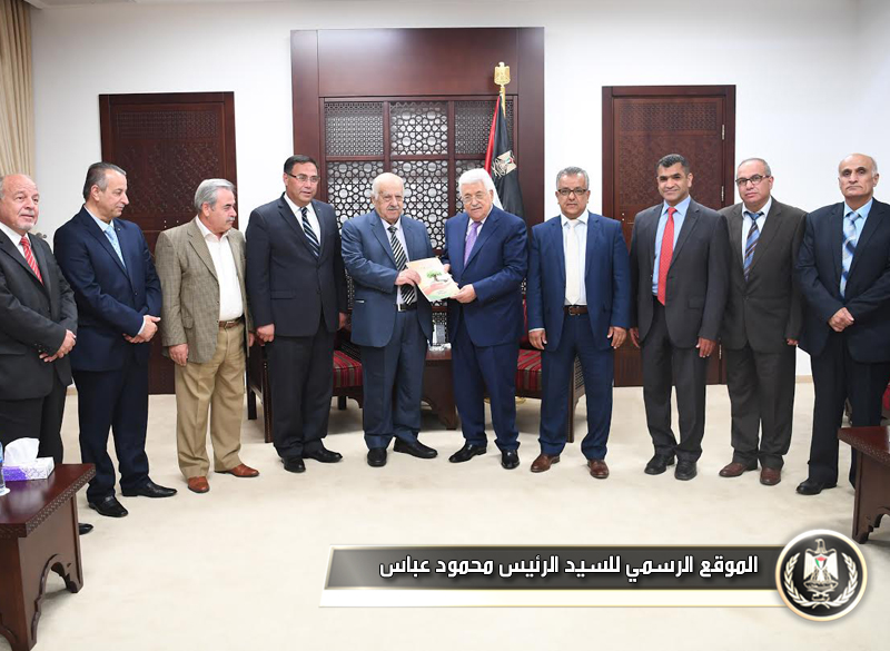 السيد الرئيس يتسلم التقرير السنوي 
لمؤسسة إدارة وتنمية أموال 
اليتامى