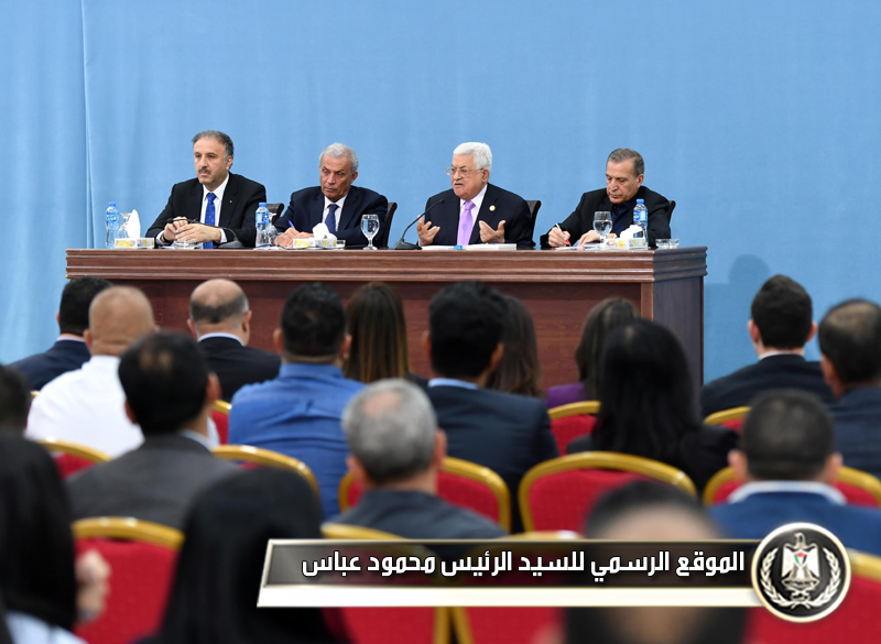 الرئيس عباس يطلع ممثلي الصحافة 
العربية والمحلية على تطورات القضية الفلسطينية