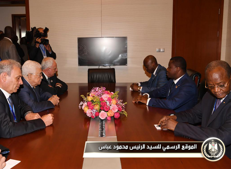 السيد الرئيس يجتمع مع رئيس 
توغو