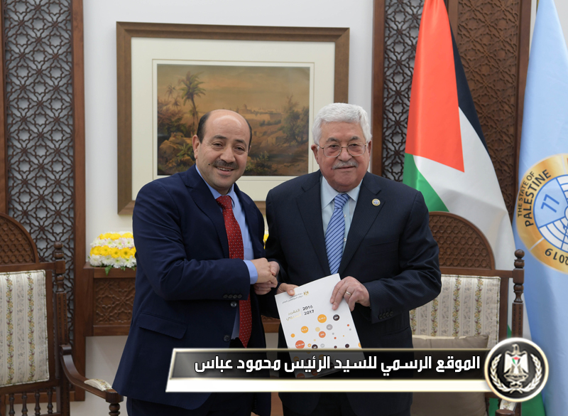 الرئيس يتسلم التقرير السنوي لديوان 
الموظفين العام