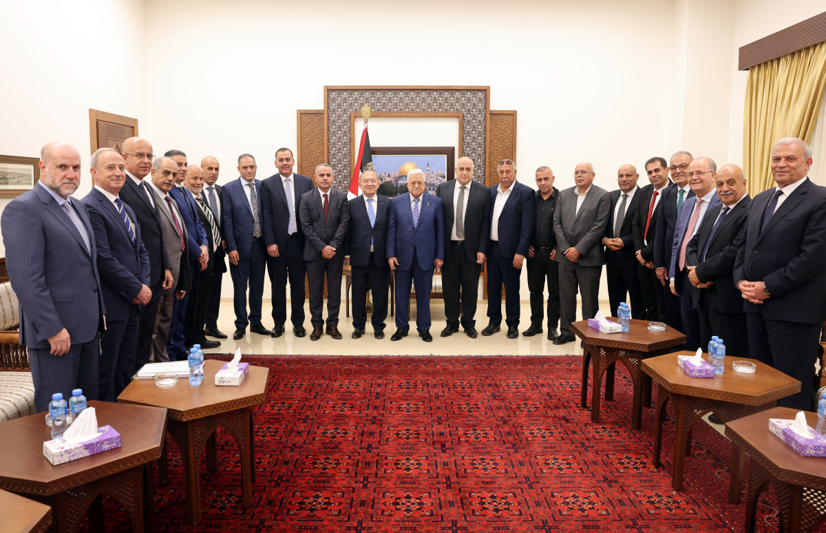 الرئيس يستقبل رؤساء الغرف التجارية والصناعية والزراعية