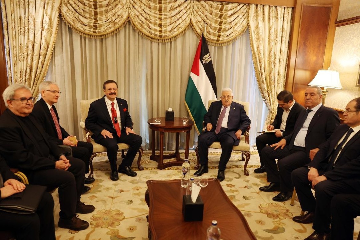 الرئيس يجتمع مع رئيس اتحاد الغرف والبورصة التركي
