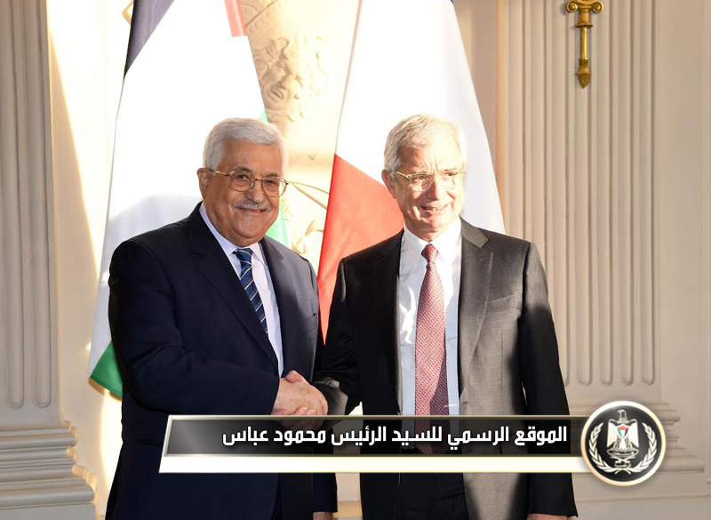 السيد الرئيس لدى لقائه رئيس البرلمان 
الفرنسي.