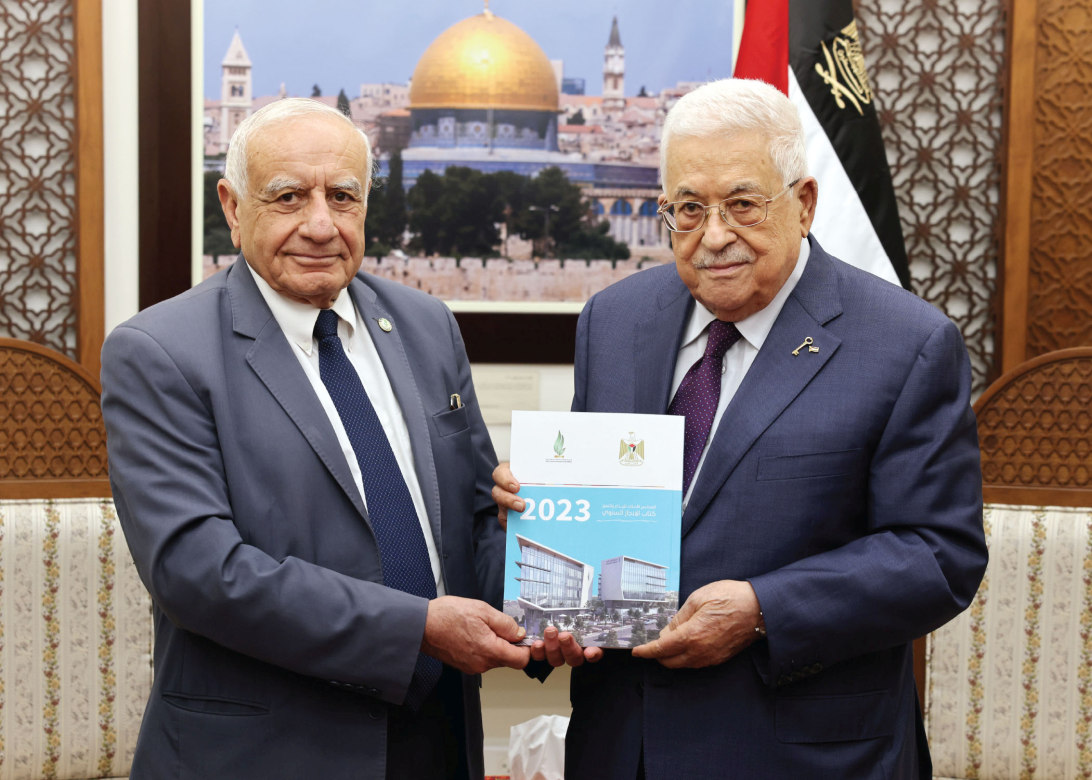 الرئيس يتسلم التقرير السنوي للمجلس الأعلى للإبداع والتميز لعام 2023