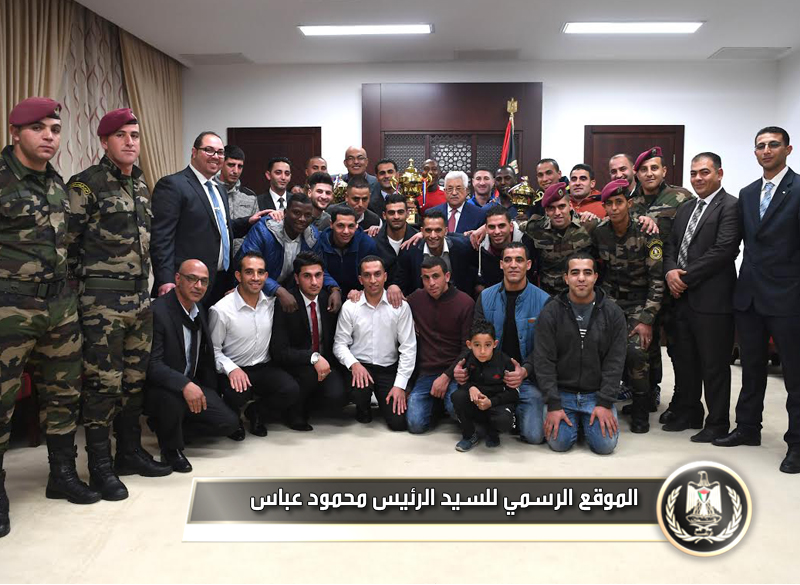 السيد الرئيس يستقبل فريق ديوان الرئاسة 
لكرة القدم.