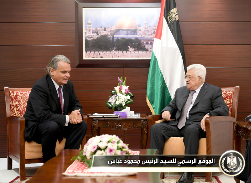 السيد الرئيس يستقبل المبعوث السويدي 
لعملية السلام