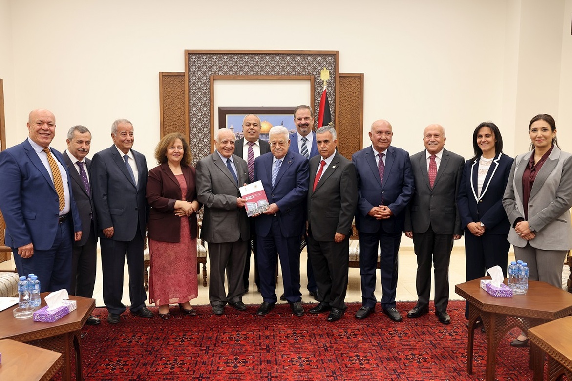 الرئيس يتسلم التقرير السنوي للمجلس الأعلى للإبداع والتميز