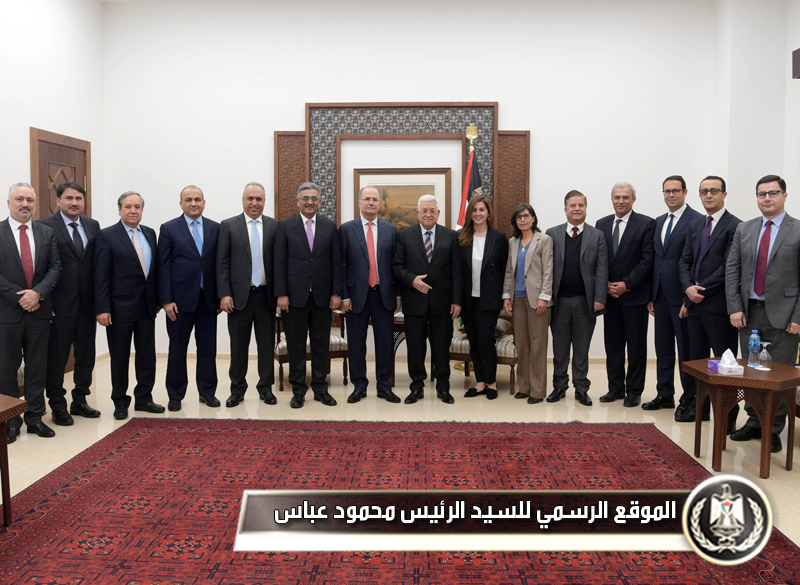 الرئيس عباس يستقبل مجلس 
إدارة مؤسسة خالد الحسن لأمراض 
السرطان