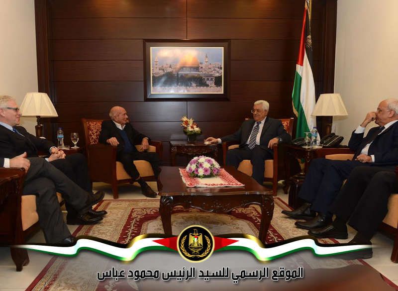 استقبل رئيس دولة فلسطين 
محمود عباس، في مقر الرئاسة بمدينة رام الله اليوم الأربعاء، رجل الأعمال الأميركي 
داني أبراهام والوفد المرافق له