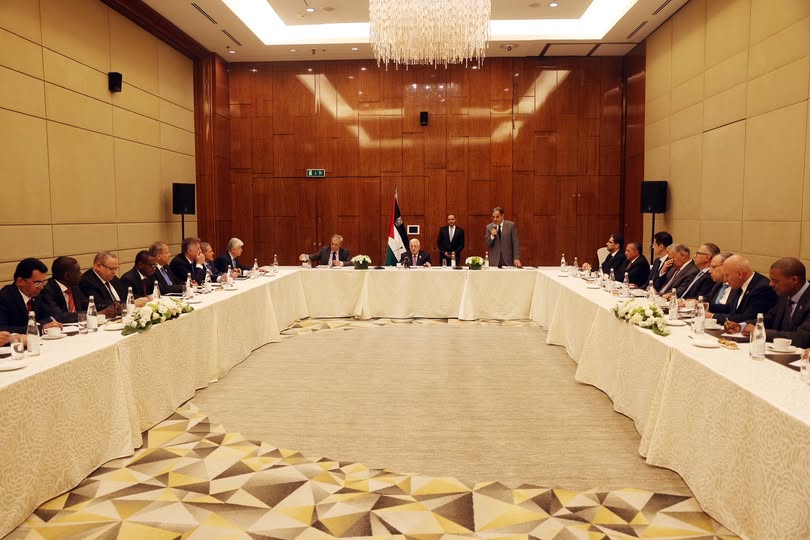 الرئيس يستقبل السفراء العرب المعتمدين لدى روسيا