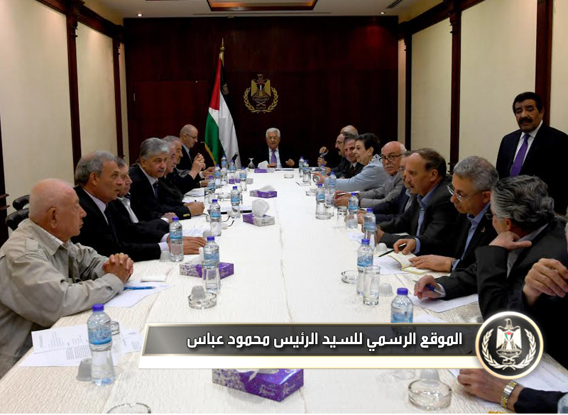 حذرت اللجنة التنفيذية 
لمنظمة التحرير، من الأخطار المترتبة على تنفيذ المشروع الاستيطاني الجديد، الذي تم 
الكشف عنه مؤخراً، وبدأت تتداوله أقسام الهندسة واللجنة المحلية للتخطيط باعتبارها 
جهات الاختصاص في بلدية نير بركات، الذراع الاستيطاني الآخر لحكومة إسرائيل في 
القدس، والذي يقضي بإقامة مدينة استيطانية جديدة تضم 15 الف وحدة استيطانية في 
المنطقة، التي يقوم عليها مطار قلنديا القديم إلى الشمال من المنطقة الصناعية 
بمحاذاة جدار الفصل العنصري، وبجوار بيت حنينا شمال شرق القدس الشرقية المحتلة، وما 
يترتب على هذا المشروع الاستيطاني الاستعماري الخطير من حرمان دولة فلسطين من فرص 
تطوير مطار قديم قائم على أراضيها المحتلة.