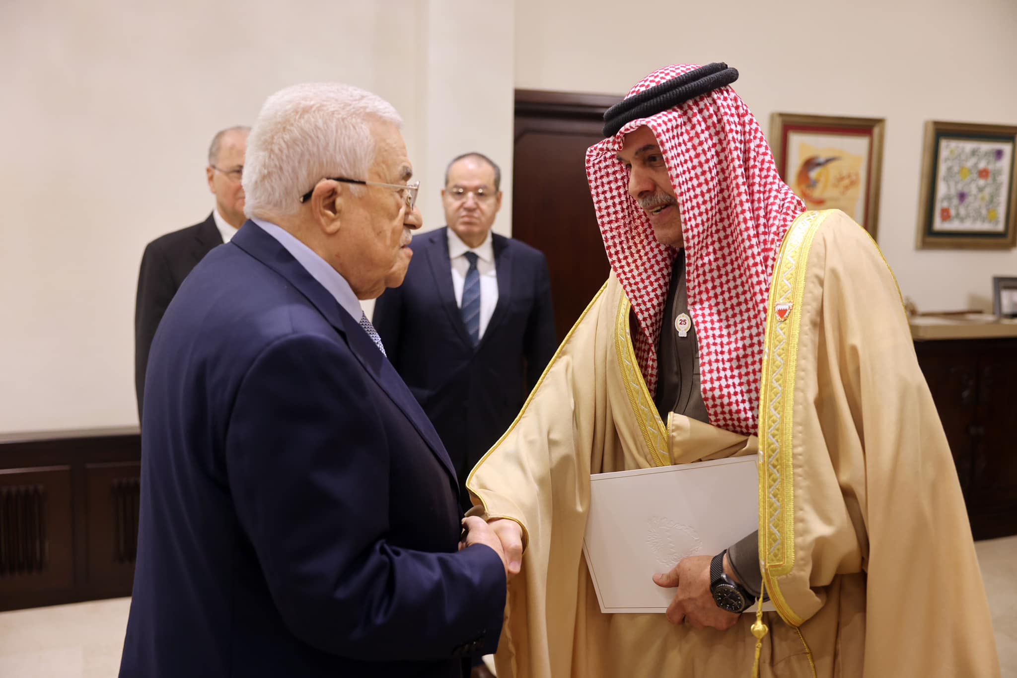 الرئيس يتقبل أوراق اعتماد السفير البحريني غير المقيم لدى فلسطين