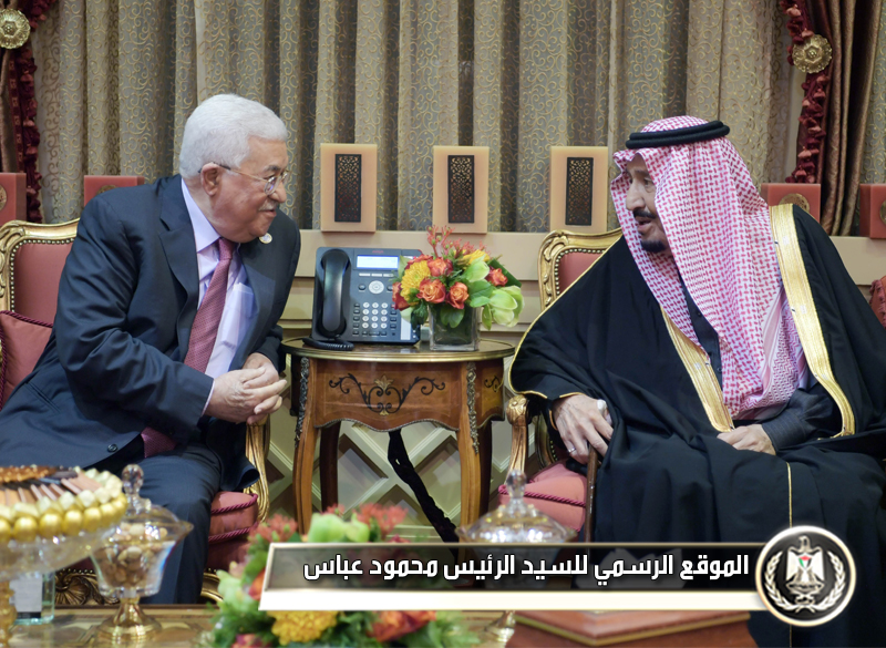 الرئيس عباس يجتمع مع خادم الحرمين 
الشريفين