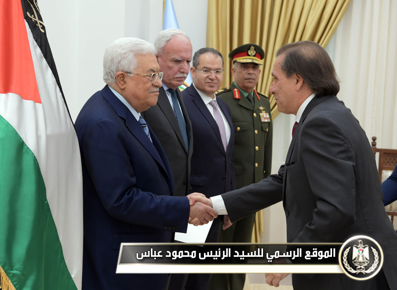 الرئيس عباس يتقبل أوراق اعتمادرئيس 
مكتب تمثيل تشيلي لدى فلسطين