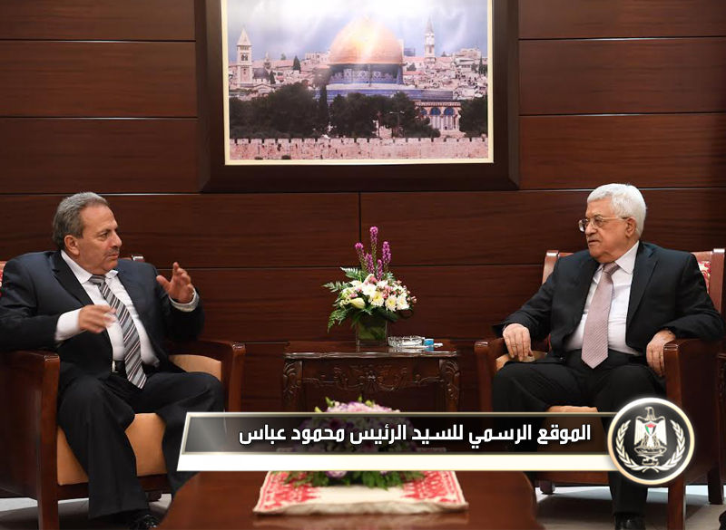 استقبل 
رئيس دولة فلسطين محمود عباس، اليوم الأربعاء، بمقر الرئاسة في مدينة رام الله، 
رئيس المحكمة الدستورية محمد الحاج قاسم، بحضور المستشار القانوني حسن 
العوري.