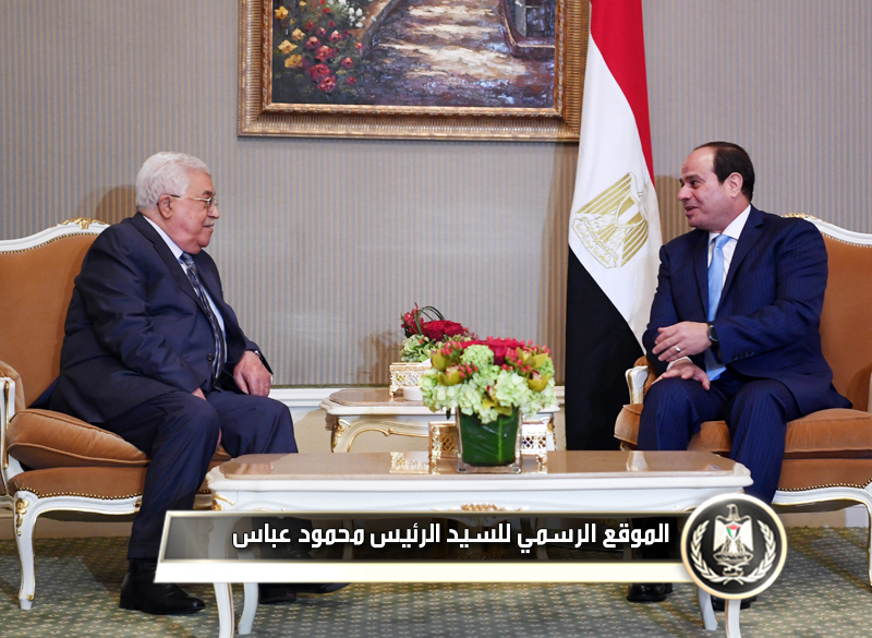 السيد رئيس يجتمع مع نظيره 
المصري