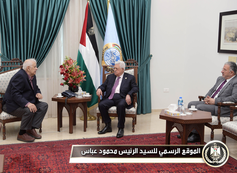 الرئيس عباس يلتقي رئيس لجنة 
الانتخابات المركزية