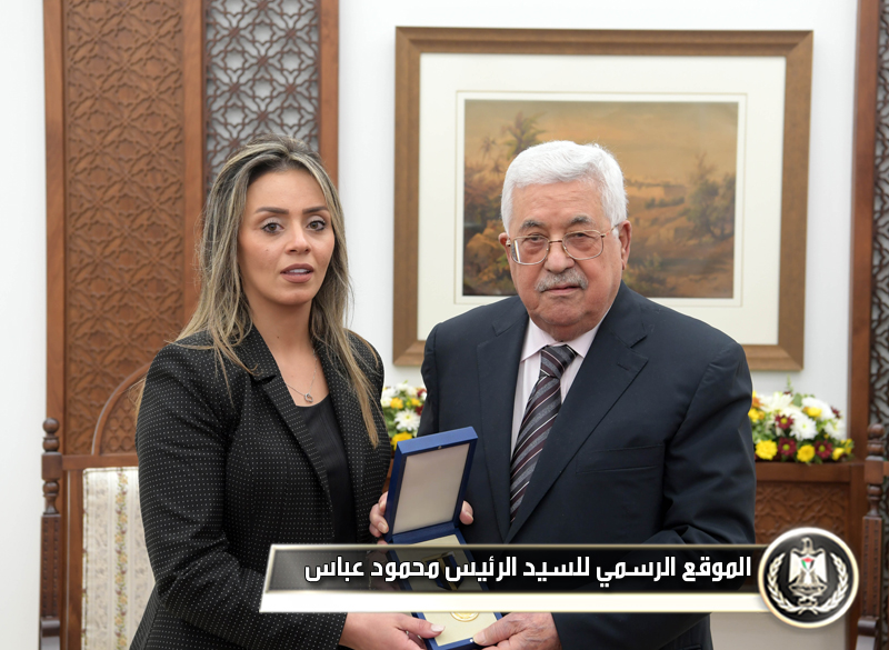  الرئيس عباس يمنح الشهيد المناضلماهر فوزي 
كحيل نوط القدس