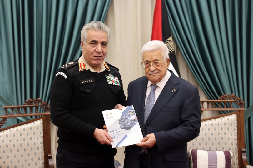 الرئيس يتسلم التقرير السنوي لجهاز الضابطة الجمركية