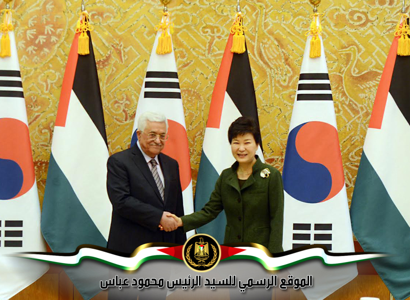 بحث الرئيس محمود 
عباس، اليوم الخميس، مع