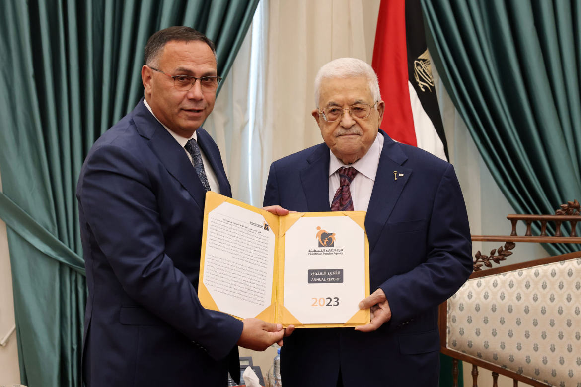 الرئيس يتسلم التقرير السنوي لهيئة التقاعد الفلسطينية لعام 2023