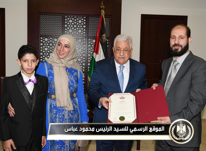  السـيد الرئيـس يستقبل  رجل 
الأعمـال الفلسطيني المغترب محمود علي أبو 
حسان.