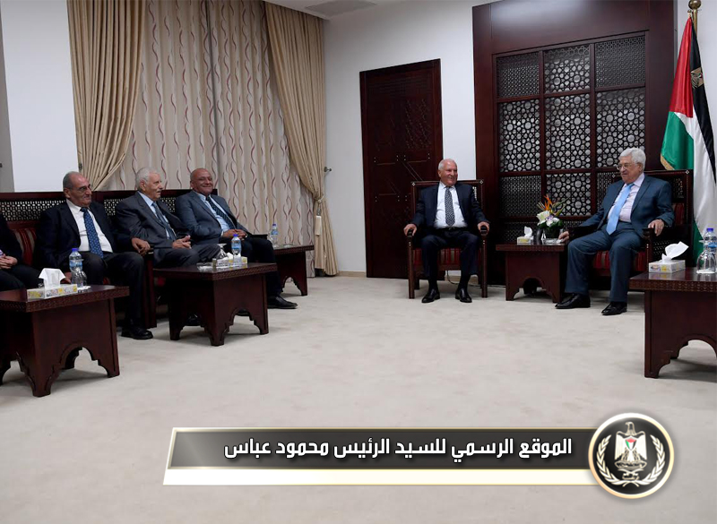 السيد الرئيس يستقبل  وفداً من لجنة 
الوفاق.