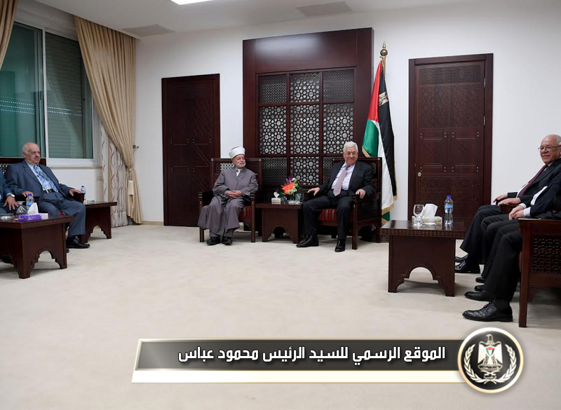 السيد الرئيس يلتقي مفتي القدس والديار 
الفلسطينية سماحة الشيخ محمد 
حسين.