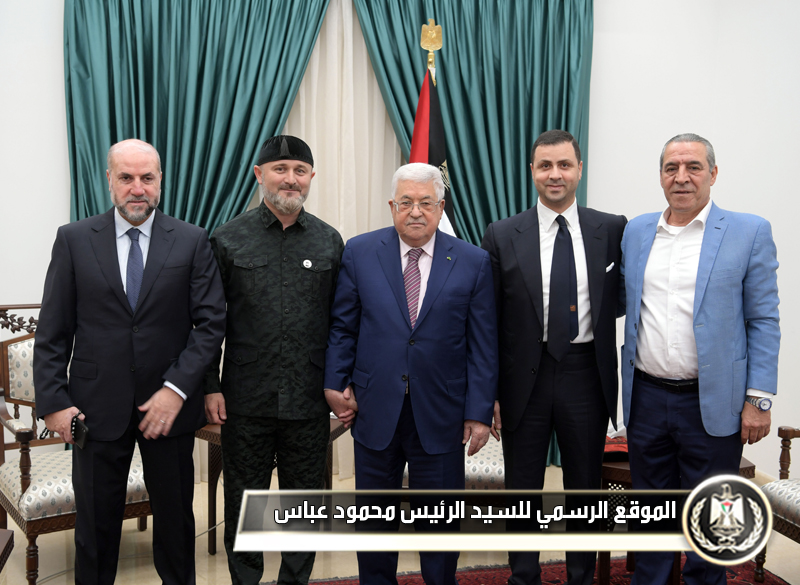 الرئيس عباس يستقبل مستشار 
الرئيس الشيشاني