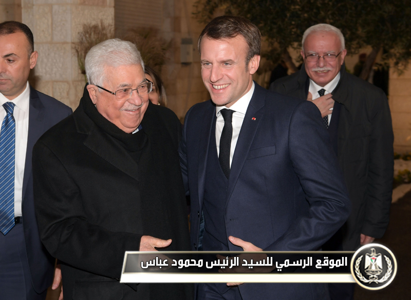 الرئيس عباس يستقبل نظيره 
الفرنسي