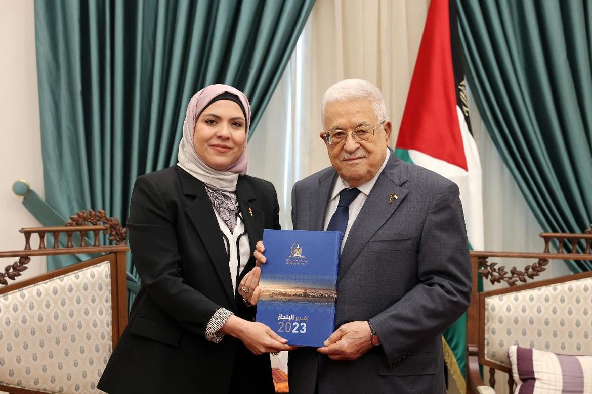 الرئيس يتسلم التقرير السنوي لديوان الجريدة الرسمية لعام 2023