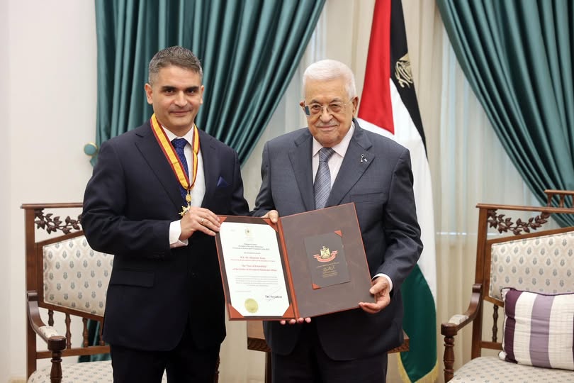 الرئيس يستقبل ممثل قبرص لمناسبة انتهاء مهام عمله ويمنحه وسام الصداقة