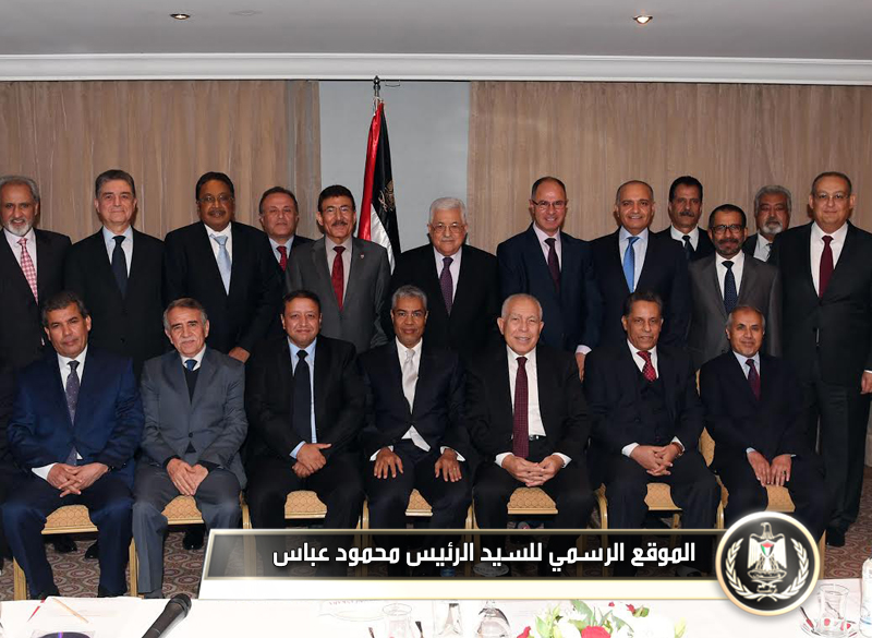السيد الرئيس أثناء لقائه السفراء العرب 
المعتمدين لدى 
تركيا.