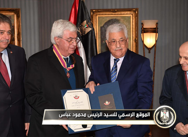 السيد الرئيس يمنح الروائي اللبناني الياس 
خوريوسام الثقافة والعلوم والفنون "مستوى 
التألق"