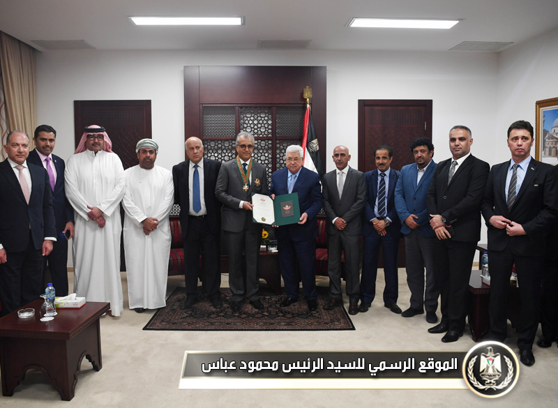 السيد الرئيس يمنح رئيس الاتحاد 
الآسيويلكرة القدم النجمة الكبرى لوسام 
القدس