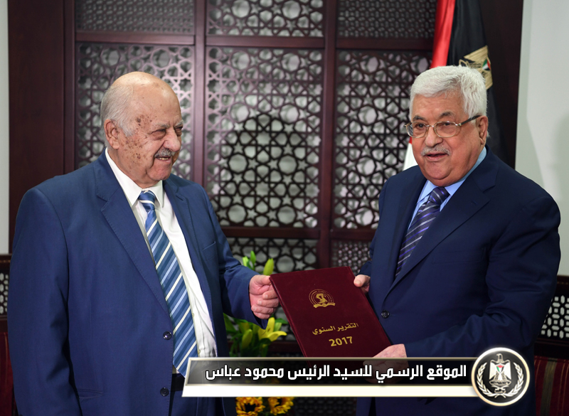 السيد الرئيس يتسلّم التقرير السنوي لهيئة 
مكافحة الفساد
