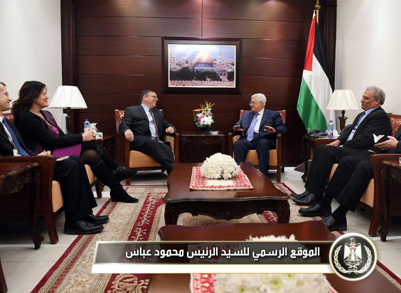 السيد الرئيس يستقبل القنصل الأميركي 
العام ديفيد بلوم.