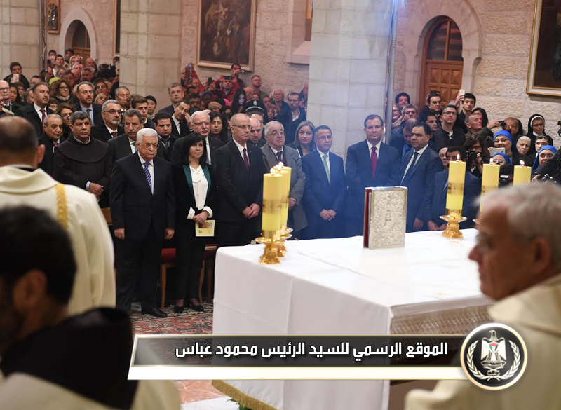 السيد الرئيس يشارك في قداس منتصف الليل 
