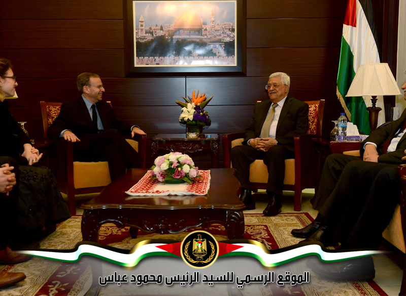 استقبل 
رئيس دولة فلسطين محمود عباس، اليوم الأربعاء، بمقر الرئاسة في مدينة رام 
الله وفدا من منظمة “جي ستريت” في الولايات المتحدة الأميركية، برئاسة 
جيريمي بن عامي