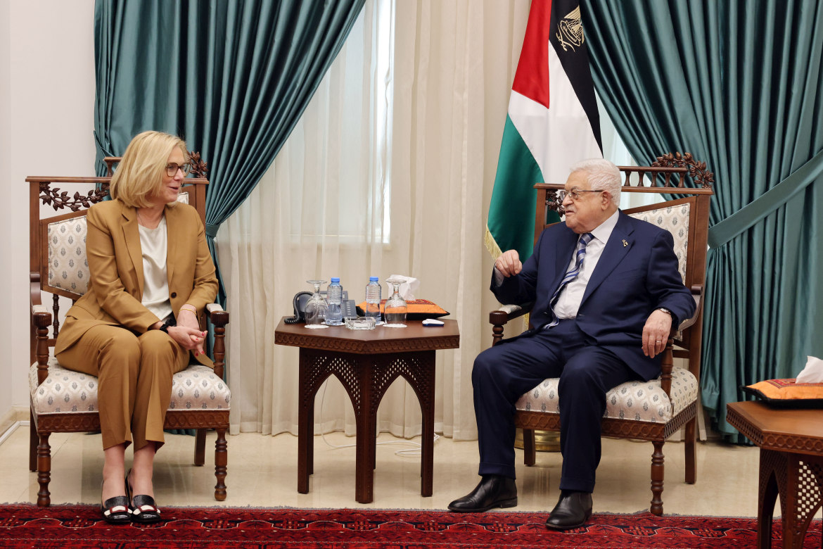 الرئيس يستقبل مبعوث الأمين العام للأمم المتحدة للشؤون الإنسانية وإعادة الإعمار