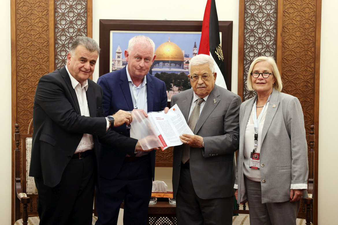 الرئيس يستقبل وفد الاتحاد الدولي للنقابات