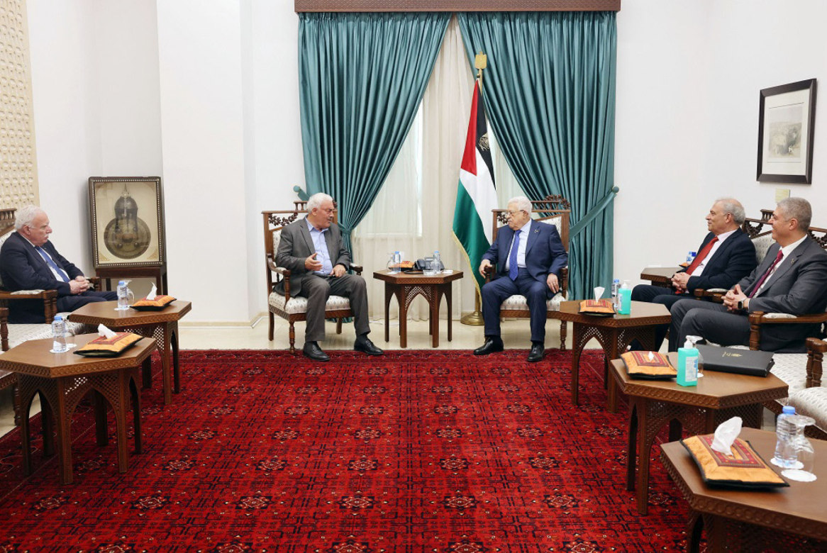 الرئيس يستقبل مدير عام مؤسسة الحق