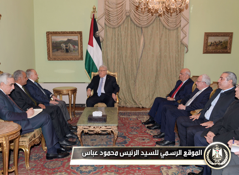 الرئيس عباس يستقبل وزير خارجية 
العراق
