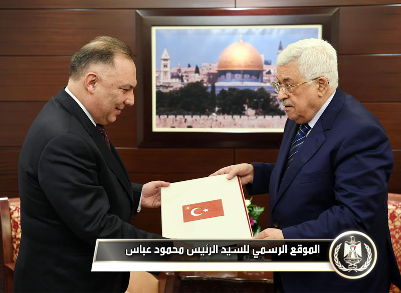 السيد الرئيس يستقبل القنصل التركي جوركان 
تورك أوغلو.